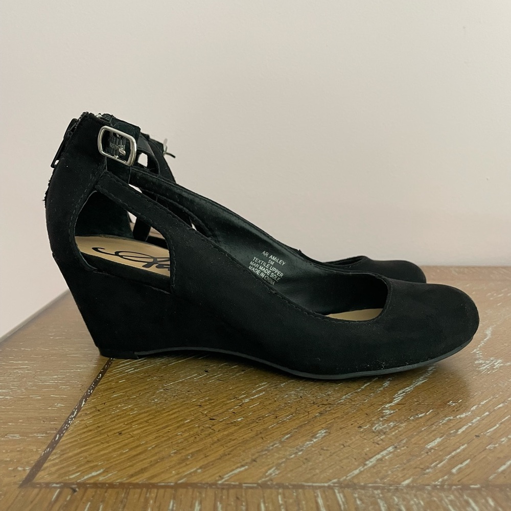 American Rag Suede Low Wedges Size 5